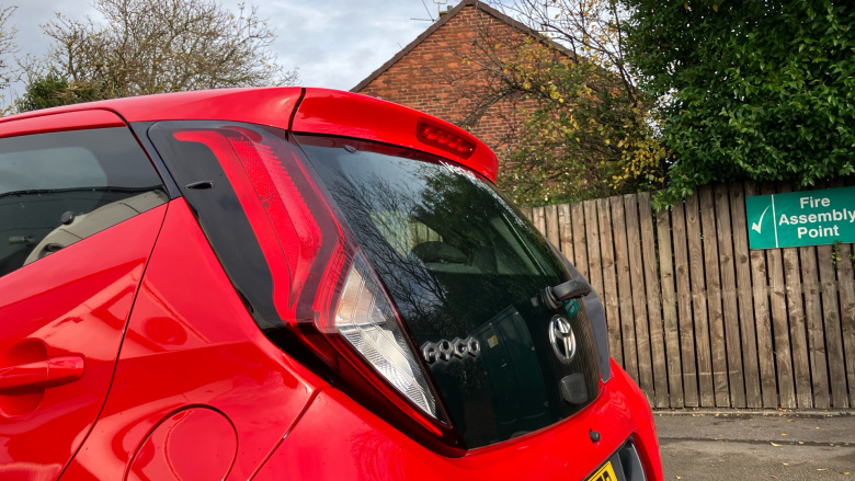 Toyota Aygo 1.0 VVT-i X-Play 5dr x-shift Petrol Hatchback